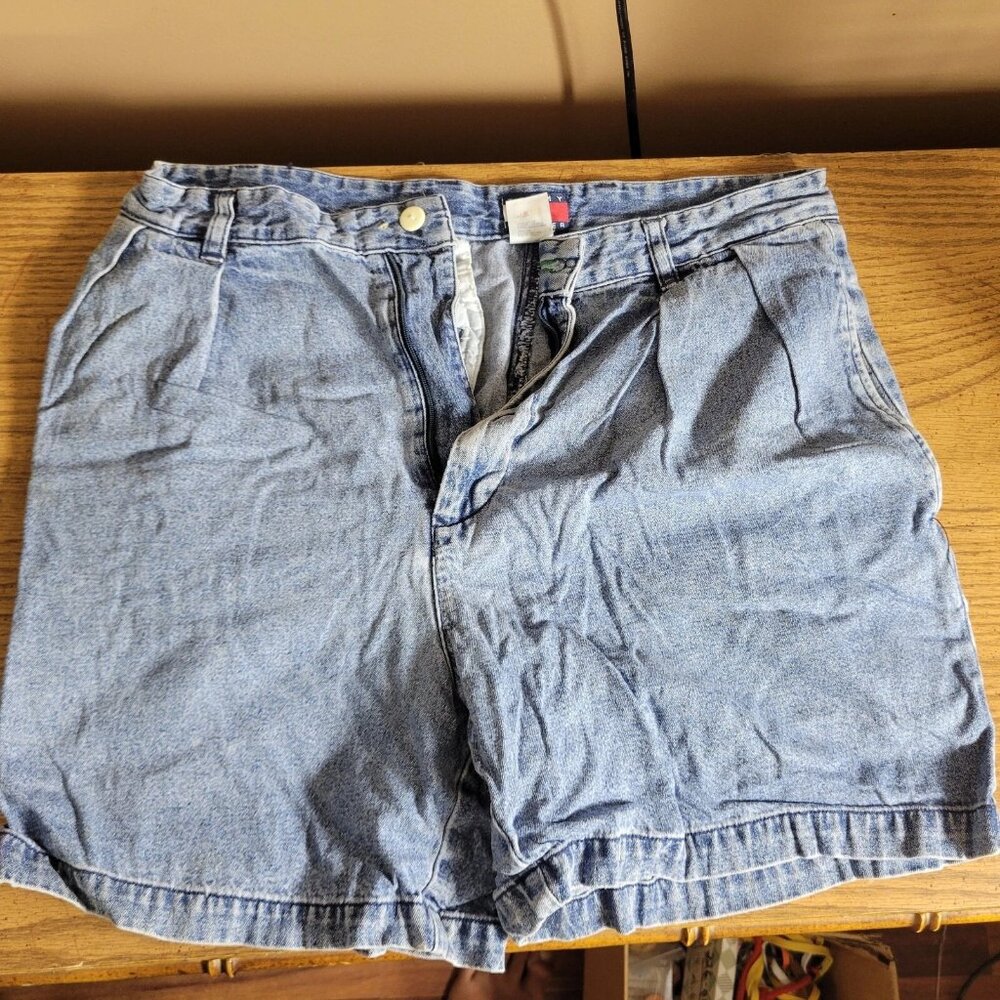 VTG Tommy Hilfiger Denim High Rise Mom Jeans Shorts Sz 32
